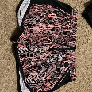 Under armor comfy athletic shorts